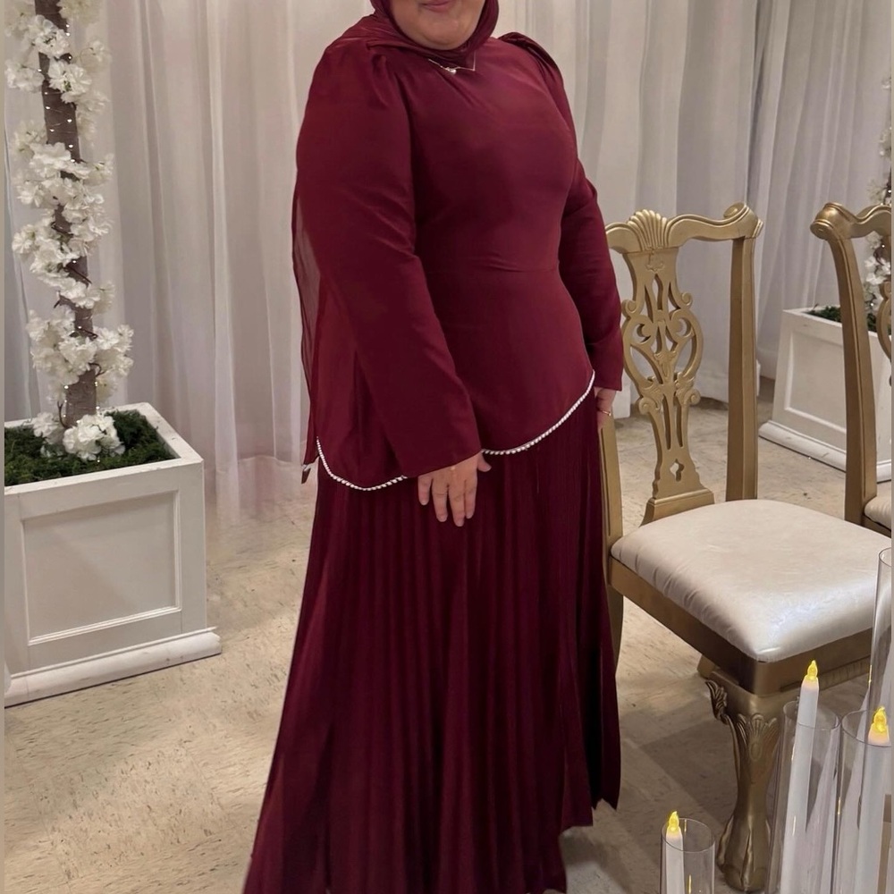 Women's Elegant Burgundy Maxi Dress with Pearl Trim